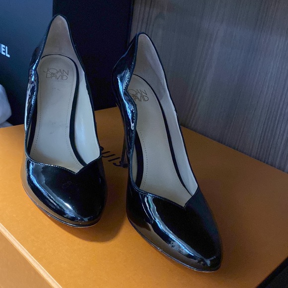Joan & David Classic Black Heels - Picture 3 of 5